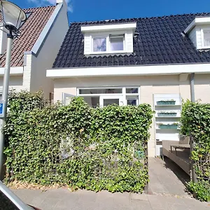 https://huisje-louis.zandvoort-hotels.com